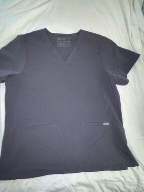 Figs.  Casma scrub top in charcoal.  XL
